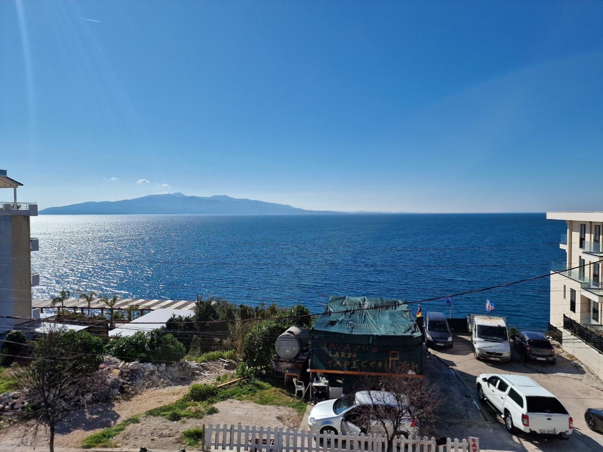 Beachfront Apartment Sarande Exterior photo