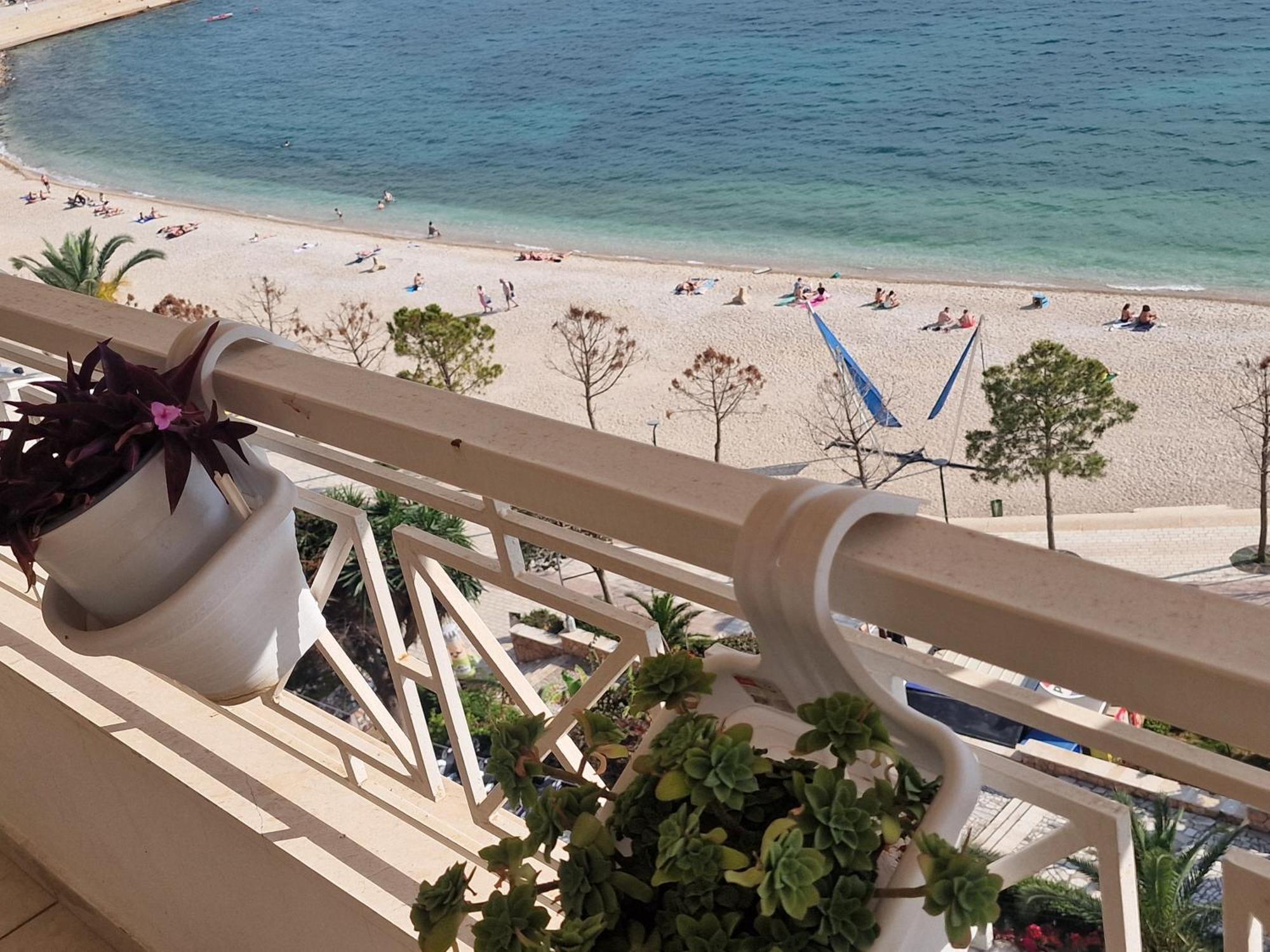 Beachfront Apartment Sarande Exterior photo